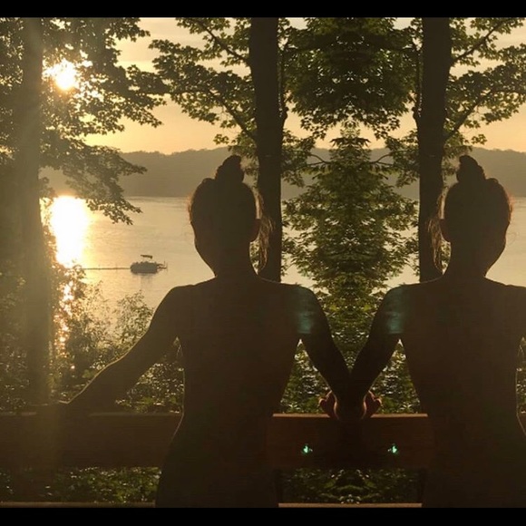 Meet your Posher, Ava - Picture 1 of 1